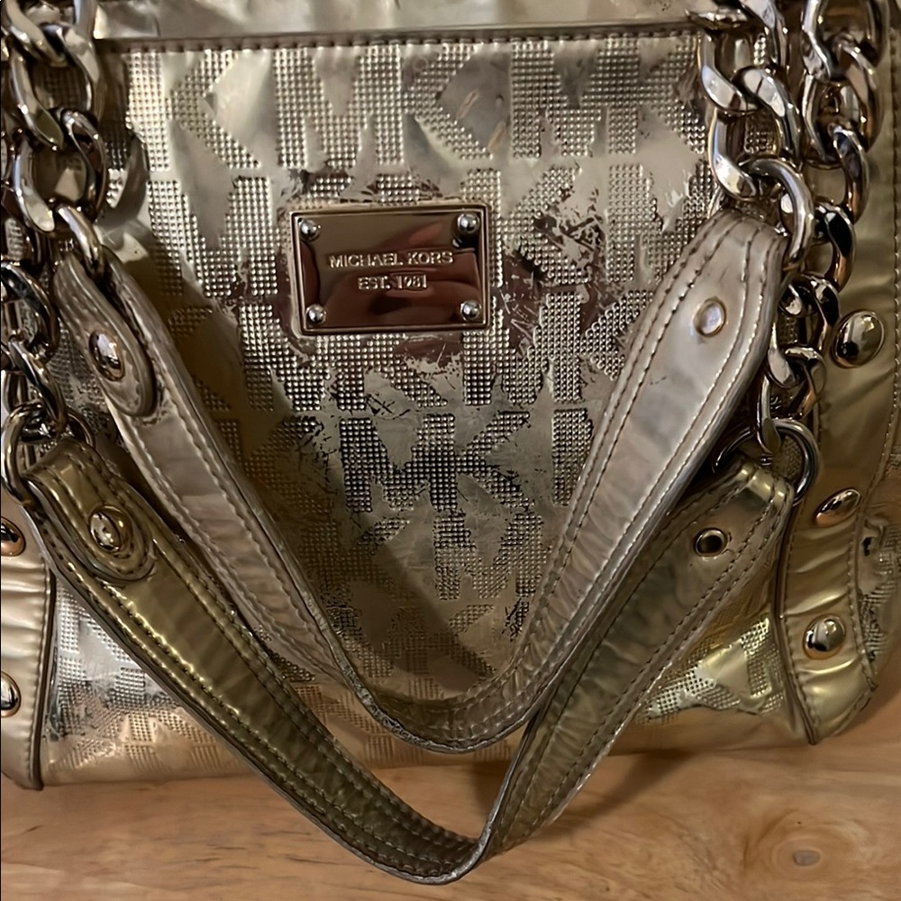 💎FINAL MARKDOWN💎Michael Kors Stunning Gold Shoulder Bag with Chain Straps - Picture 4 of 16